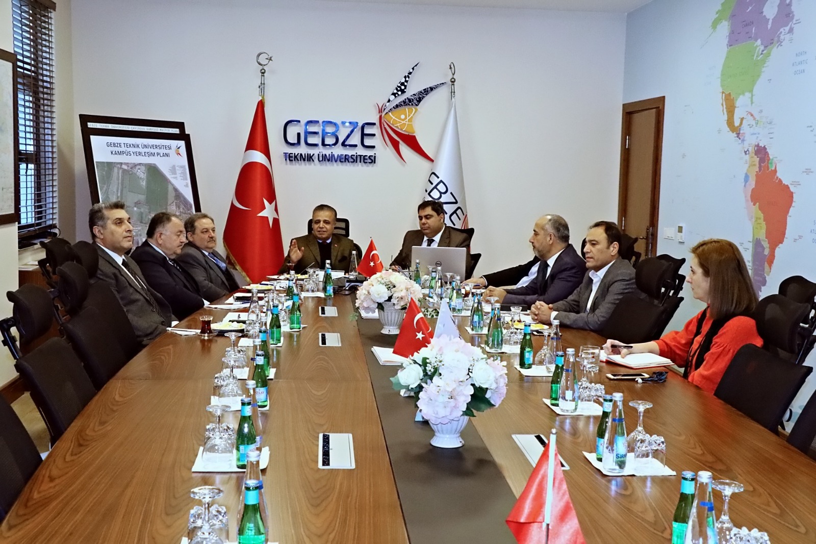 Iuc Yonetim Kurulu Gebze De Toplandi Egitim Gebze Yenigun