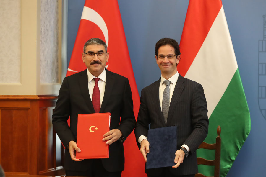 Макаристан. Маджаристан. Флаг обороны турции. Венгры в турции. Флаг эстонии и турция.