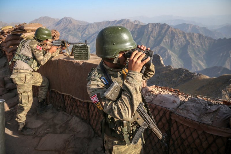 2 bin 522 rakımlı tepede vatan nöbeti