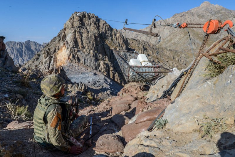 2 bin 522 rakımlı tepede vatan nöbeti