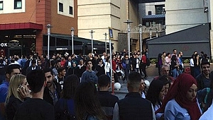 Alarm Çaldı...AVM'dekiler Çığlıklar İçinde Kaçtı