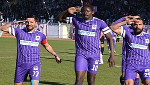 Şehitlere selam durdular