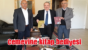 Çayırova Müftülüğü’nden Cemevine kitap hediyesi