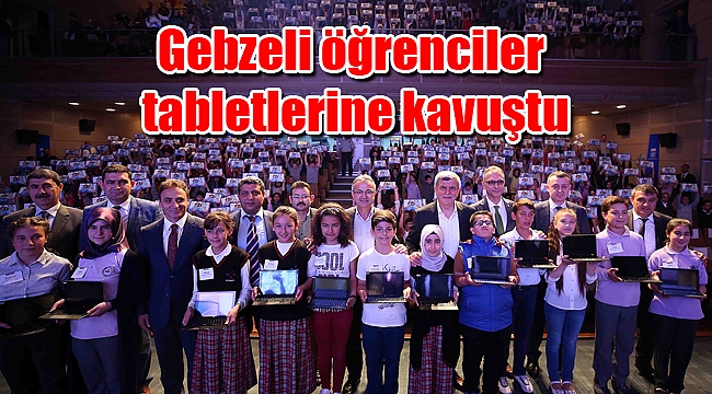 Gebzeli öğrenciler tabletlerine kavuştu