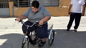 10 yaşındaki çocuk 165 kiloya ulaştı