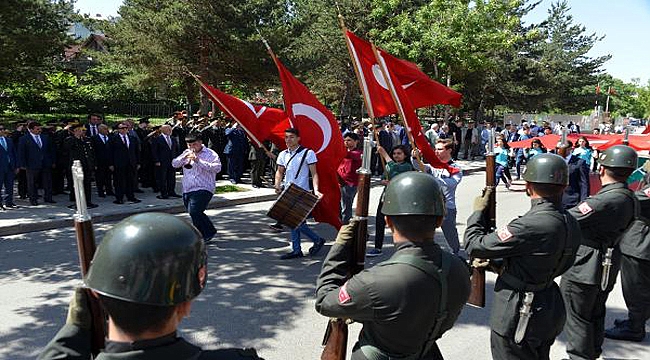 Atatürk'ün Erzurum'a gelişinin 98'nci yıldönümü kutlandı