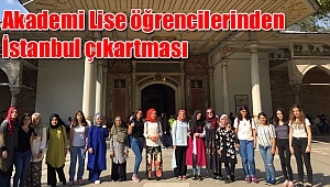 Akademi Lise öğrencilerinden İstanbul çıkartması