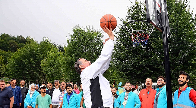 Bakan Bak o kampa hayran kaldı