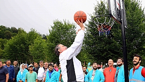 Bakan Bak o kampa hayran kaldı