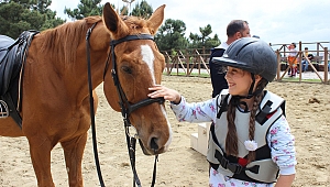  Gebzeli çocukların at sevgisi