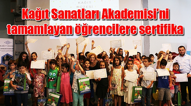 Kağıt Sanatları Akademisi’ni tamamlayan öğrencilere sertifika