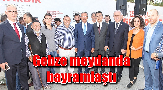 Gebze meydanda bayramlaştı