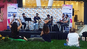 Halk Üniversitesi KO-MEK’ten anlamlı müzik ziyafeti