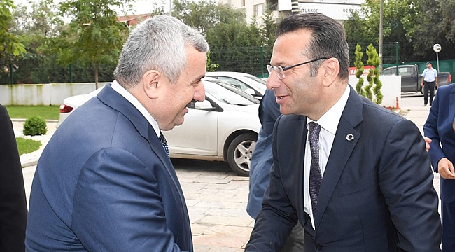 Vali Aksoy'dan Körfez Belediye Başkanı İsmail Baran'a iade-i ziyaret