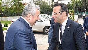 Vali Aksoy'dan Körfez Belediye Başkanı İsmail Baran'a iade-i ziyaret