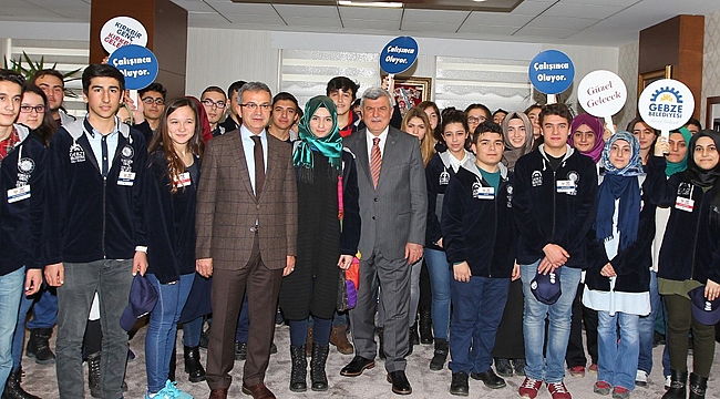 41 Genç’in başarılı öğrencileri artık üniversiteli!