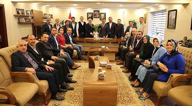 Başkan Karabacak ilçe yönetimini ağırladı