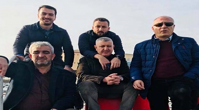 Dostlar yalnız bırakmadı