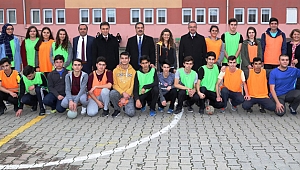 Güler ve Köşker’den okul ziyareti