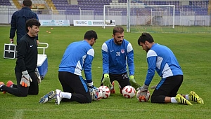 Var mı kaleci olmak isteyen?