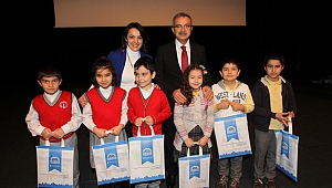 Binlerce çocuk şakrak okuyor