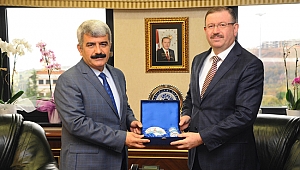 Büyükşehir sekreteri Bayram, Kocaeli Üniversitesi’nde ağırlandı