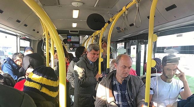 Karaosmanoğlu, halk ile yolculuk yaptı
