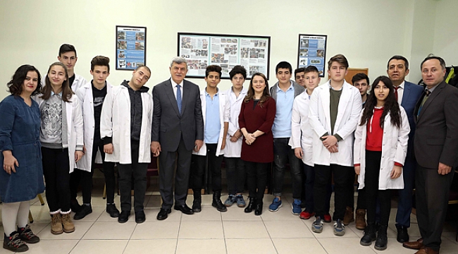 Karaosmanoğlu eğitim ziyaretlerinde