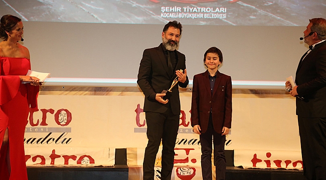 Kocaeli Şehir Tiyatroları ödüle doymuyor