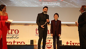 Kocaeli Şehir Tiyatroları ödüle doymuyor