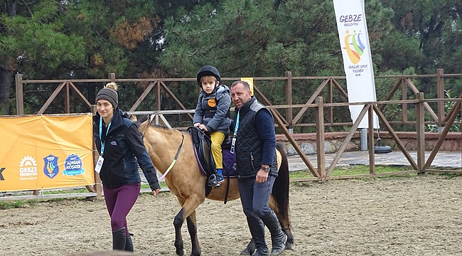 Miniklerin binicilik heyecanı