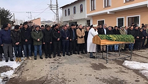 ‘Şehit anası’ defnedildi