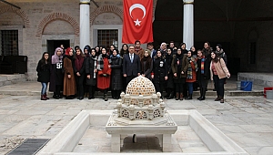 Yazarlık Okulu öğrencilerinden tarihi arşive yolculuk