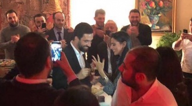 Arda Turan'dan Aslıhan Doğan'a evlenme teklifi