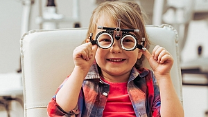 Göz doktorundan anne ve babalara önemli uyarı!