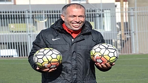 Nihat Tan'ın yüzü gülüyor