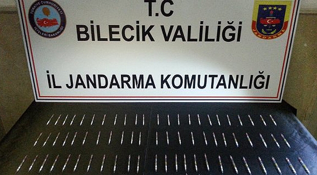 Bilecik'te 93 tüp yılan zehri ele geçirildi