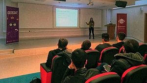 Bilişim Dünyası GTÜ 'de öğrencilerle buluştu