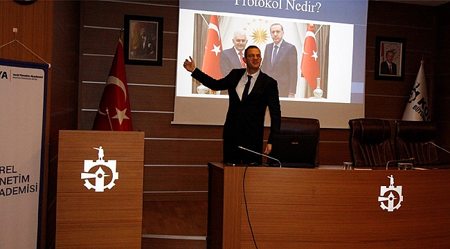 Büyükşehir personeline Protokol eğitimi verildi