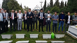 CHP Darıca şehitliği ziyaret etti