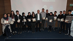 Gebzeli öğrenciler Akif’i okuyarak andı