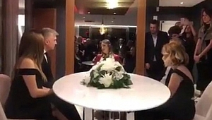 Özcan Deniz'in nikah fotoğrafı