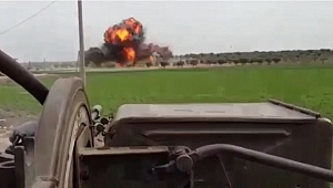 Silah deposu yerle bir!