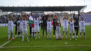 VURUR yüze ifadesi ŞAMPİYONUZ bitanesi