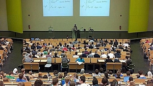 Yardımcı doçentlik kaldırıldı