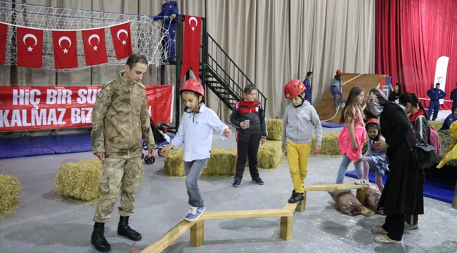 23 Nisan çocukları komando oldu