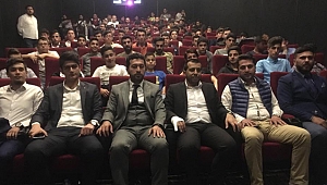 AK Genç sinemada buluşturdu!