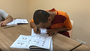 Bağımsız bir yaşam için okuma yazma öğreniyorlar
