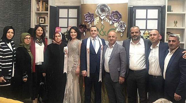 Bıyık kız istedi