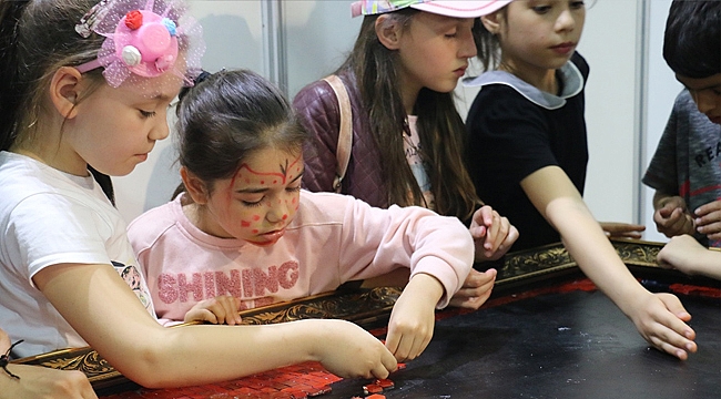 Çocuklar Türk Bayrağı için kolları sıvadı